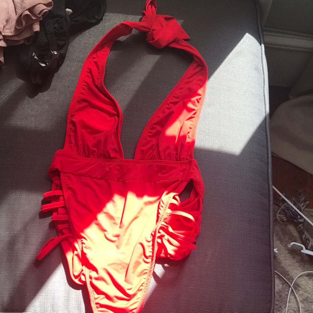 One piece swim suit